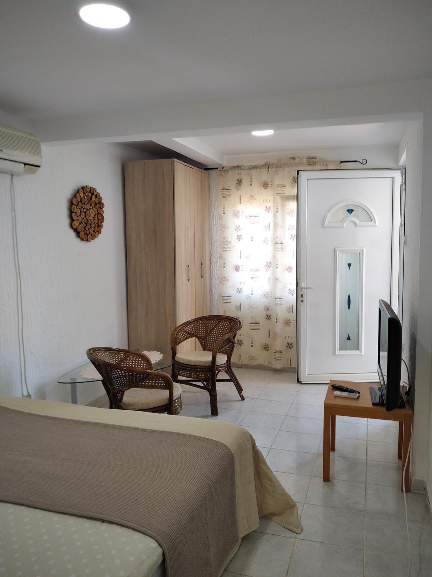 Aparttoni Dobra Voda Bagian luar foto